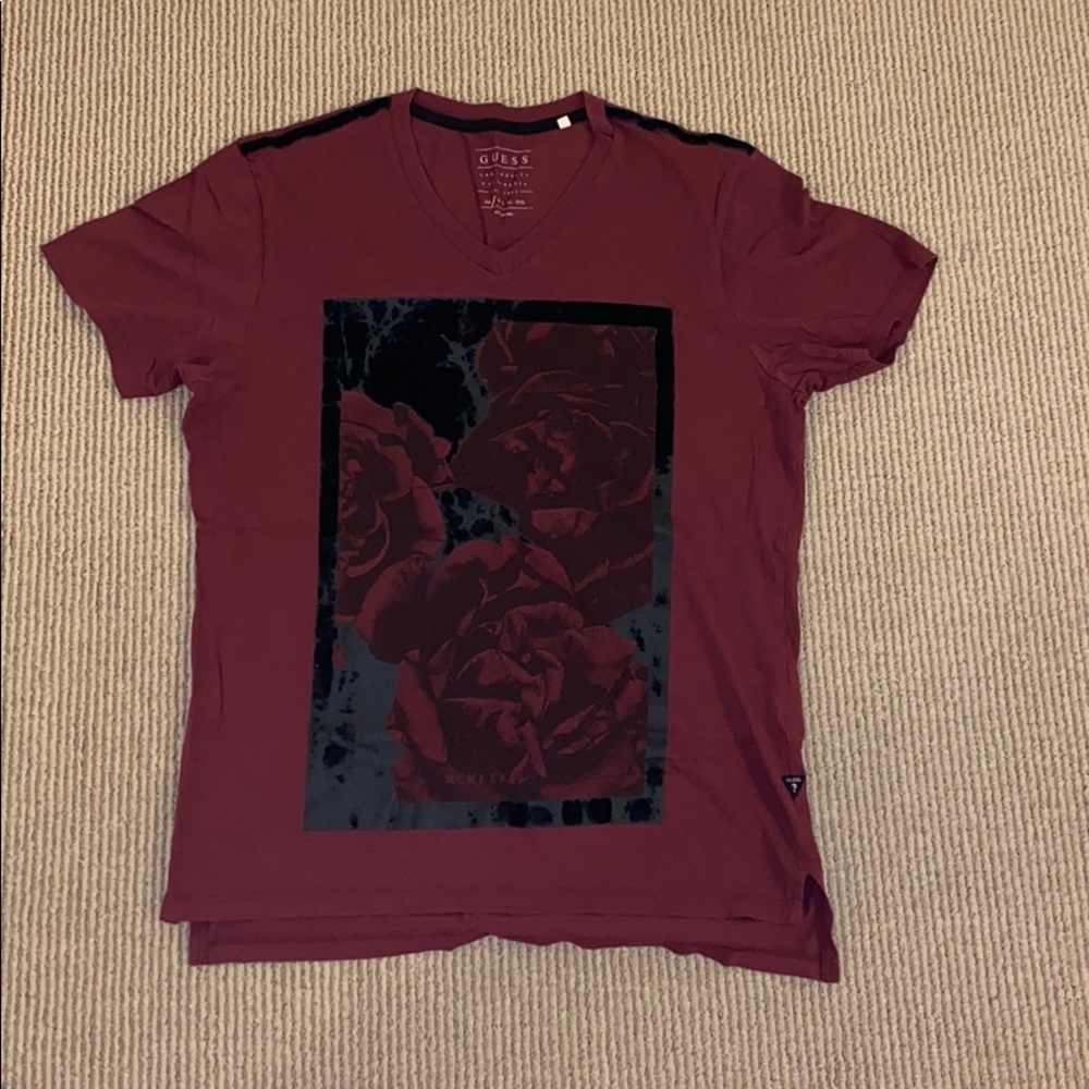 Guess Los Angeles v neck t shirt